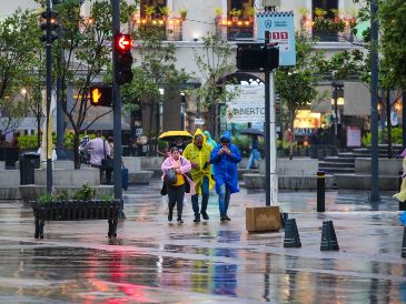 Conforme avanza el verano, las ondas tropicales, los ciclones y el ingreso de humedad afectan a gran parte del país, dando paso a la época más húmeda del año. EL INFORMADOR / ARCHIVO