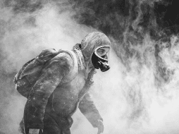 La historia, más allá del fenómeno televisivo, conserva su esencia original: Juan Salvo y los suyos enfrentan una catástrofe climática que, más adelante, revela ser parte de una invasión extraterrestre.  NETFLIX