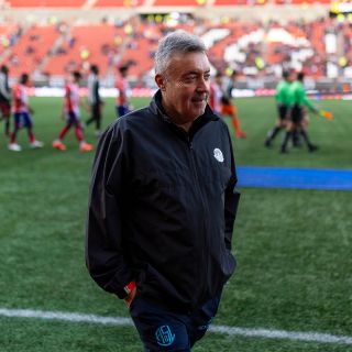 Estos son los detalles que faltan para que Domènec Torrent sea el nuevo director técnico de Chivas