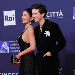 Timothée y Kylie se dejan ver por primera vez como pareja en una alfombra roja