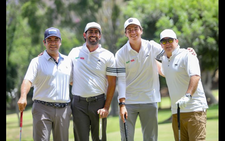 Juan Carlos Orea, Fernando González, Nicolás Pérez y Javier Navarro en el 15° Torneo de Golf Tajín Pro-Palmares. GENTE BIEN JALISCO / C. Jimeno