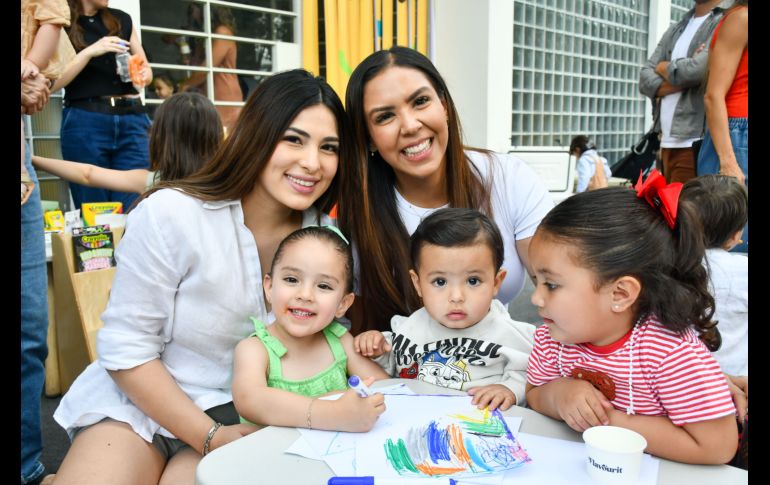 Paola Vázquez, Arya Fuentes, Zaira Ávila, Adriano Salgado y Carlota Salgado. GENTE BIEN JALISCO / M. Rached