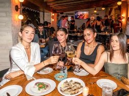 Danely Villa, Andrea Velasco, Fer Flores y Aída Romero en la apertura de la nueva sucursal de La Pasteria. GENTE BIEN JALISCO / A. Rodríguez