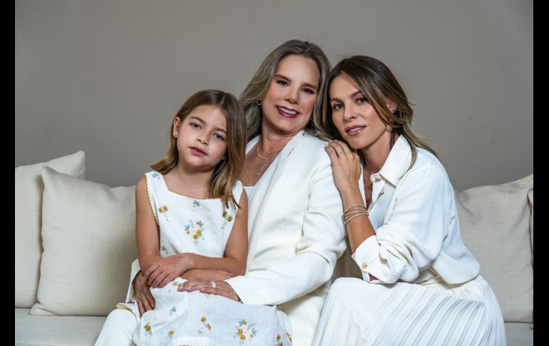 Angie Escamilla con su mamá e hija. GENTE BIEN JALISCO / T. Duppa