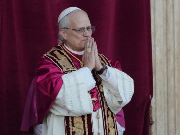 Recientemente, Flores acompañó a la secretaria de Gobernación, Rosa Icela Rodríguez, al Vaticano a expresar sus condolencias a nombre de México por el fallecimiento de Francisco. AP/M. SCHREIBER