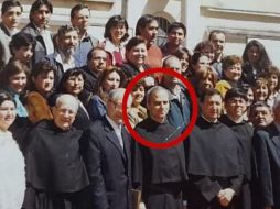 En las imágenes se puede apreciar al recién electo Papa conviviendo con las personas e impartiendo misas en iglesias pequeñas. X/ @fotohistoriacl