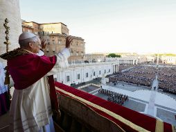 Bendición a los asistentes. El Papa León XIV exhortó al mundo a encontrar herramientas de paz en tiempos de conflicto.AFP/F. Sforza