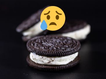 El anuncio encendió las alarmas entre los consumidores, quienes reaccionaron con sorpresa y nostalgia ante la posibilidad de que Oreo deje de venderse en el país. ESPECIAL / CANVA