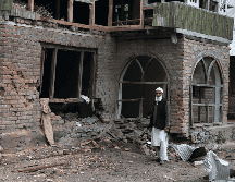 La relación entre India y Pakistán ha estado marcada por el conflicto y la desconfianza mutua, especialmente en torno a Cachemira, territorio por el que han librado dos de sus tres guerras. EFE / EPA / F. Khan