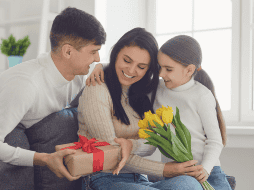 El Día de las Madres es la perfecta ocasión para hacerle saber a mamá cuánto la quieres. Canva/ESPECIAL