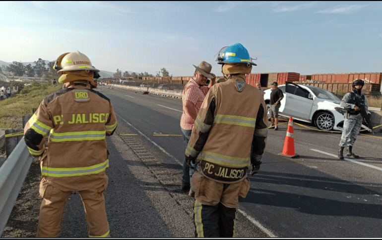 Las personas lesionadas fueron trasladadas a recibir atención médica a puntos médicos de la zona. CORTESÍA.