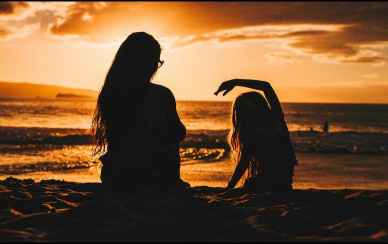 En esta fecha tan especial se realizan múltiples celebraciones a lo largo del país, esto con el motivo de expresar gratitud, cariño y amor. Unsplash