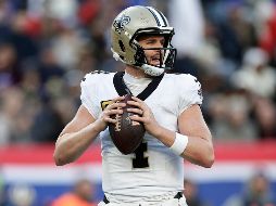 Derek Carr, el veterano quarterback de los Saints de Nueva Orleans, decidió retirarse, anunció el equipo este sábado. AP / ARCHIVO