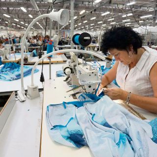 Cultura laboral penaliza la maternidad, revela estudio