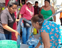 Se instalaron 17 cisternas distribuidas en las colonias afectadas, y se han desplegado 10 pipas municipales. X/
