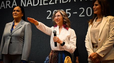 Mara Robles. Entre sus primeras está la creación de programas para fortalecer la práctica docente. X/MaraRoblesV