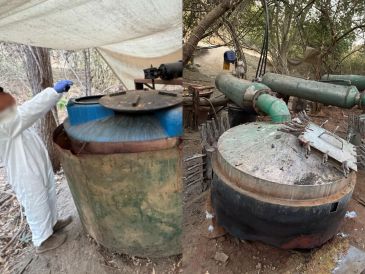 La embajada estadounidense en México y el ICE informaron este miércoles que, durante el operativo, se decomisaron grandes cantidades de sustancias ilegales y compuestos químicos empleados en la producción de narcóticos sintéticos a gran escala. X / Embajada de EU