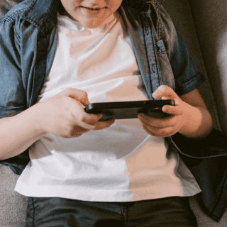 Proponen edad mínima en la UE para acceder a redes sociales