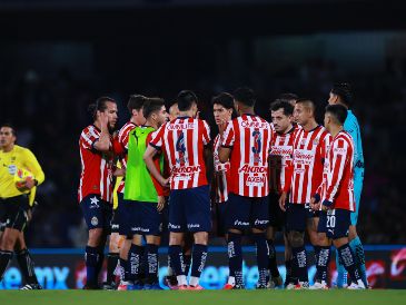 Chivas sigue buscando al director técnico ideal que tome las riendas del equipo de cara al Apertura 2025. IMAGO7