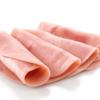 ¿Lavar el jamón cuando está "baboso" para consumirlo, es bueno?