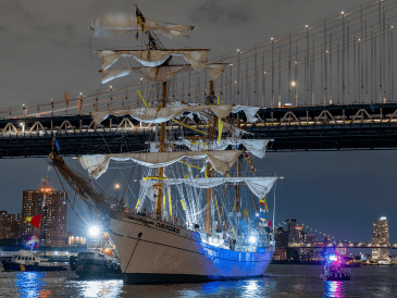 Testigos en el lugar corrieron despavoridos, mientras otros intentaban capturar el momento con sus dispositivos móviles. EFE/ A. COLMENARES