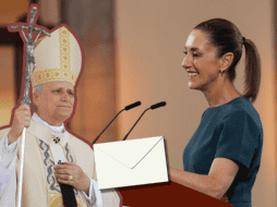 Durante la misa del inicio del pontificado, la secretaria de Gobernación, Rosa Icela Rodríguez, entregó al Papa León XIV la carta invitación para que visite México. EFE/Presidencia de México EFE/Dicasterio para la Comunicación del Vaticano /E. Trevisan