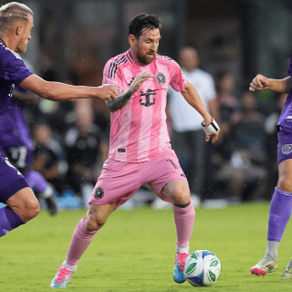 Siempre pasa algo con los árbitros: Messi, tras derrota del Inter Miami