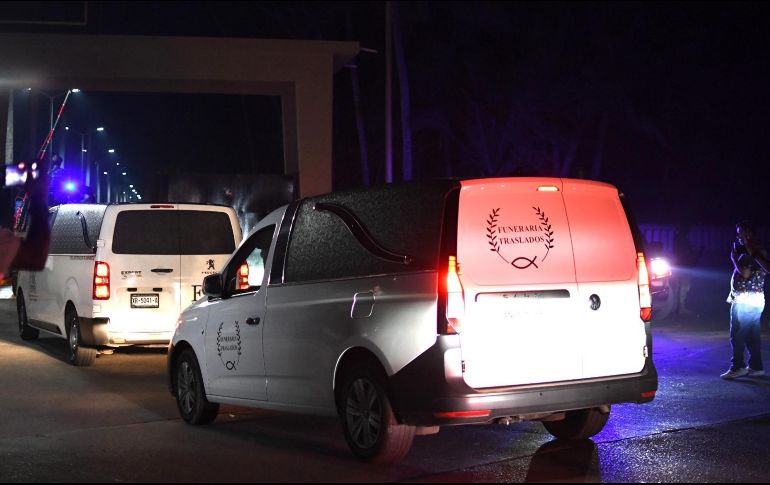 Familiares de ambas víctimas acompañaron el cortejo fúnebre que circuló por distintas calles de la zona conurbada de Veracruz-Boca del Río. SUN.