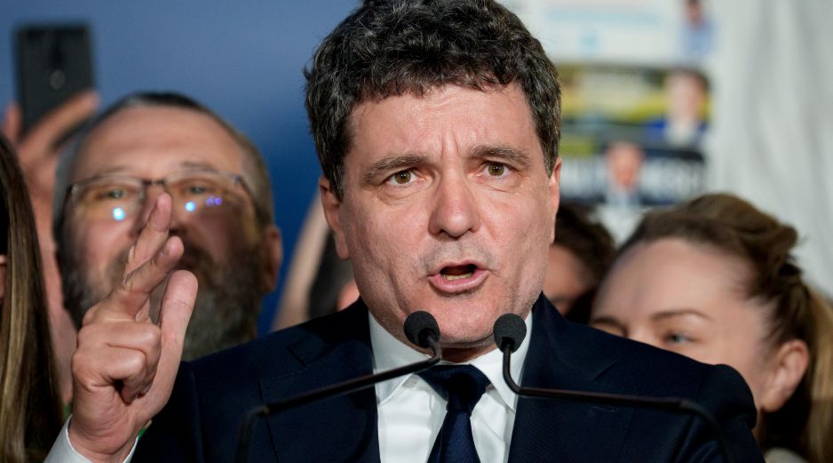 En Rumanía, George Simion pide la anulación de las elecciones presidenciales ganadas por Nicusor Ban. AP foto/A. Alexandru.