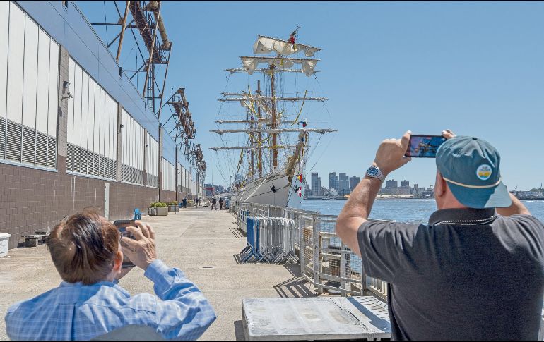 El buque escuela Cuauhtémoc permanecerá en EU durante las investigaciones. EFE