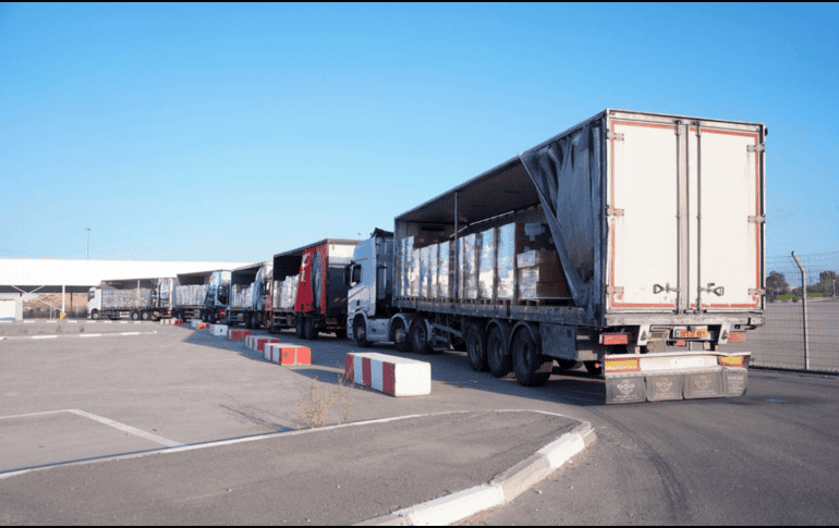 Un total de 87 camiones con ayuda llegan a los puntos de distribución en la Franja de Gaza. EFE/M. Aaee de Israel.