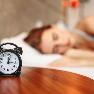 ¿Cuánto hay que dormir según la edad y por qué a muchos adultos les cuesta lograrlo?