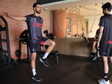 El equipo fue dividido en grupos para realizar evaluaciones médicas y pruebas físicas. CORTESÍA/ ATLAS FC