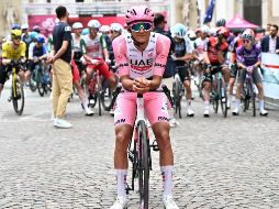 Del Toro tiene una ventaja de 33 segundos en la vuelta ciclista italiana. EFE/L. Zennaro