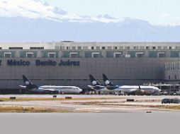 El AICM habría suspendido operaciones por los bloqueos que realizan integrantes de la CNTE. SUN / ARCHIVO