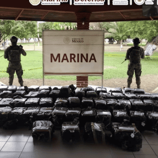 Secretaría de Marina asegura 1.28 toneladas de cocaína en Michoacán