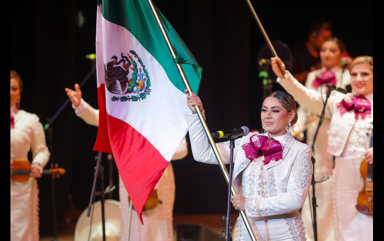 El Mariachi Nuevo Tecalitlán celebraba seis décadas de existencia, y lo hacía como mejor sabe, con un concierto lleno de emotividad, historia y raíces sonoras. EL INFORMADOR/ H. Figueroa.