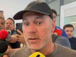 El estratega argentino voló ayer por la noche rumbo a territorio tapatío, para hacer oficial su llegada como el nuevo director técnico de Chivas. EL INFORMADOR / F. RAMÍREZ