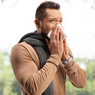 Qué es la fiebre del heno y cómo la puedes controlar esta temporada