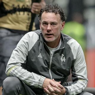 Gabriel Milito dirige su primer entrenamiento con Chivas