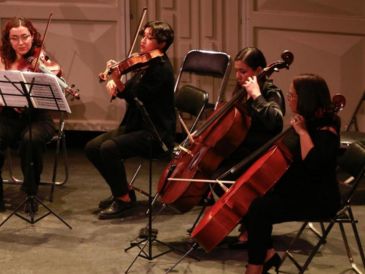 Fundada en 2013, la Camerata surgió del entusiasmo de jóvenes músicas, alumnas de la Universidad de Guadalajara y maestras de la Orquesta Filarmónica del Estado. CORTESÍA