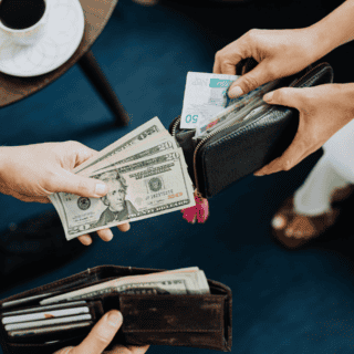 Impuesto a remesas reducirá hasta 5 dólares por cada 100 enviados: Especialistas