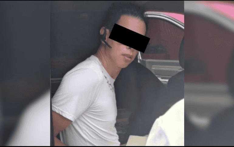 Alejandro se le detuvo bajo un mandato judicial que lo acusa por delitos en materia de trata de personas, en su modalidad de prostitución ajena u otras formas de explotación sexual. CORTESÍA/ Fiscalía de Jalisco.