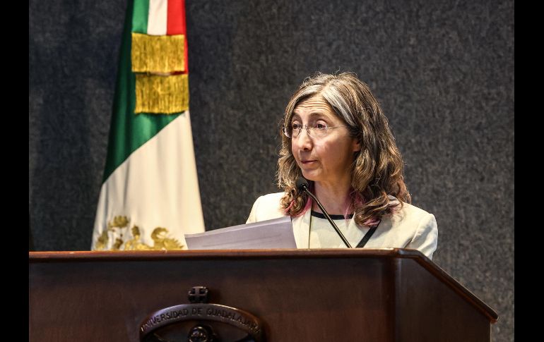 Mara Robles Villaseñor, rectora del CUCEA, destacó la importancia de conocer la ley de ingresos de los municipios a fin de que la ciudadanía conozca los beneficios de cumplir con el pago de impuestos. EL INFORMADOR/ A. Navarro.