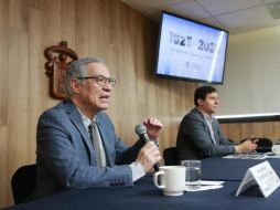 El Jefe del Departamento de Estudios Políticos, doctor Armando Zacarías Castillo y el Coordinador de la licenciatura en Estudios Políticos del CUCSH, doctor Juan Jesús Ramírez Ramírez. CORTESÍA