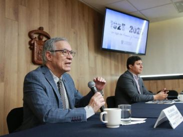 El Jefe del Departamento de Estudios Políticos, doctor Armando Zacarías Castillo y el Coordinador de la licenciatura en Estudios Políticos del CUCSH, doctor Juan Jesús Ramírez Ramírez. CORTESÍA