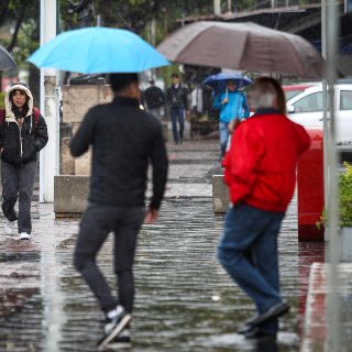 Lluvia sorprende a tapatíos; deja pocas afectaciones