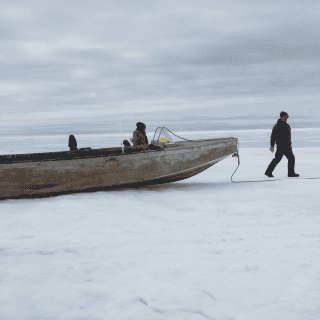 Encuentran barco con restos humanos de familia desaparecida en Alaska hace 9 meses