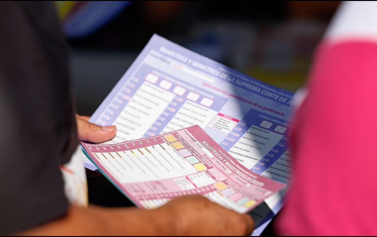 El Consejo Local del Instituto Nacional Electoral (INE) en el Estado de Jalisco aclaró que  los ciudadanos que acudan a votar podrán utilizar apuntes personales, pero no acordeones. EL INFORMADOR/ H. FIGUEROA