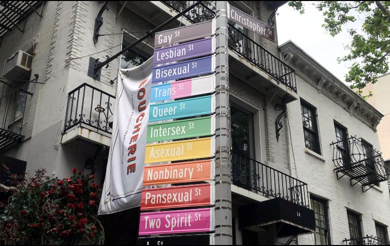 El proyecto 988 Suicide & Crisis Lifeline ofrece apoyo 24 horas a jóvenes LGTBIQ+ con pensamientos suicidas. EFE/ARCHIVO